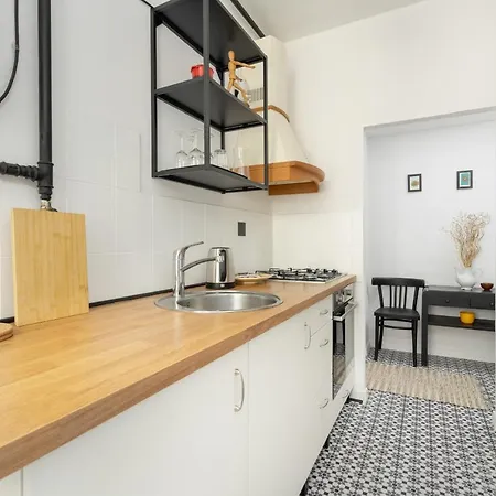 Bright & Comfortable Garbary 35 Old Town By Renters Apartment