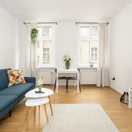 Bright & Comfortable Garbary 35 Old Town By Renters Apartment *