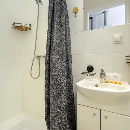 Bright & Comfortable Garbary 35 Old Town By Renters Apartment *